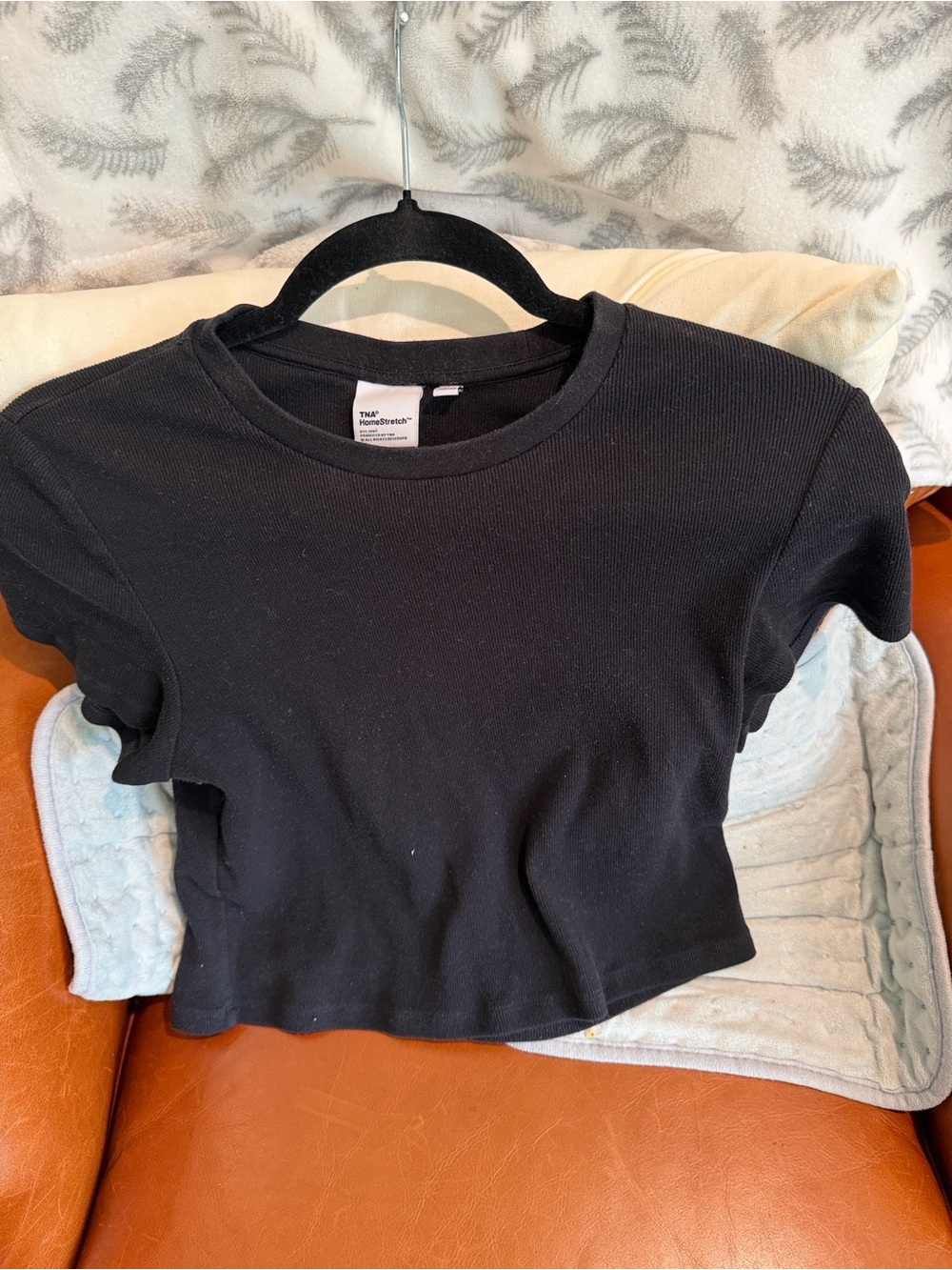 Aritzia/ TNA Ribbed Crewneck Crop Top - Women's Short Sleeve
